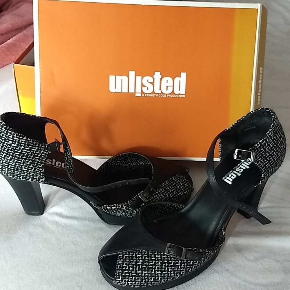 Black heeled shoes